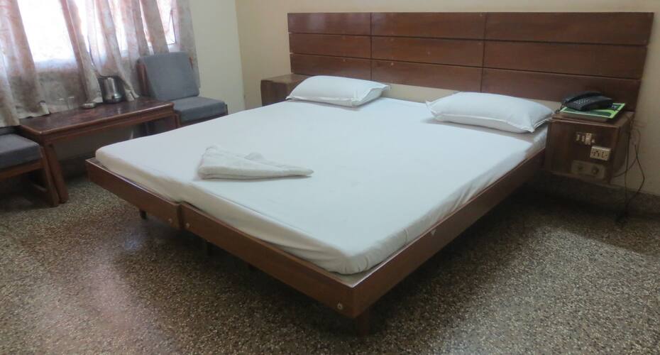 Hotel Paarvathy's, Dindigul 3